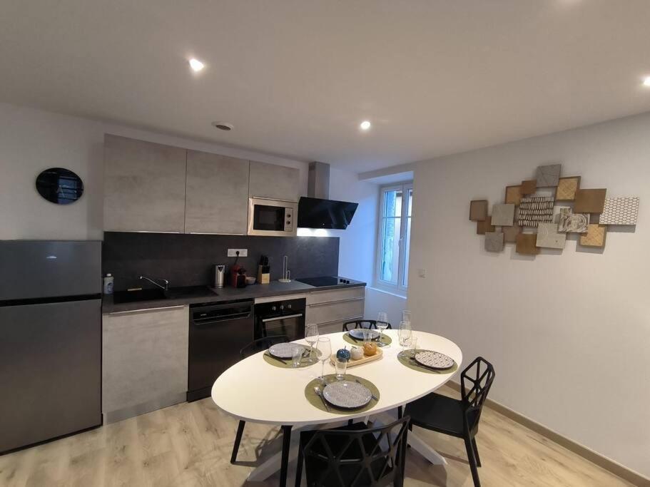 T2 -55M2- Elegant Et Chaleureux Apartment Montbrison Exterior photo