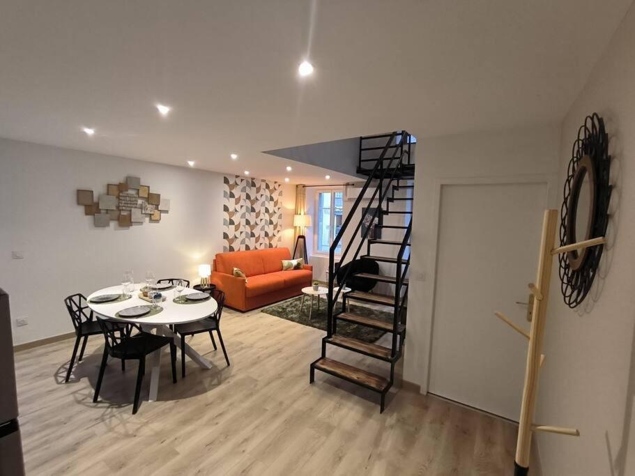 T2 -55M2- Elegant Et Chaleureux Apartment Montbrison Exterior photo